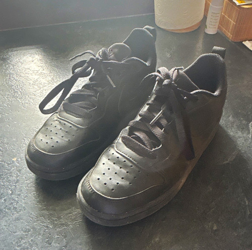 Nike black low top lace - low,