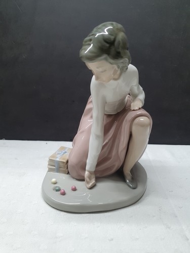 Lladro nao figure - nao, girl