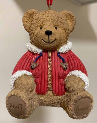 Harrods 2007 benjamin - 2007, resin
