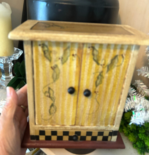 Vtg wooden jewelry - vtg, chest