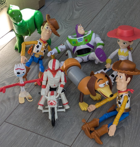 Toy story figures bundle - story,