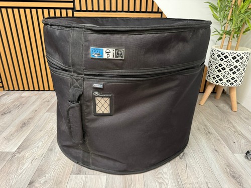 Protection racket x18 - racket, 24”x18”