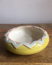 Beswick England Rare unusual bowl round yellow pink with geometric pattern 1735