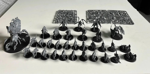 Warhammer 40k tyrannids army - warhammer,