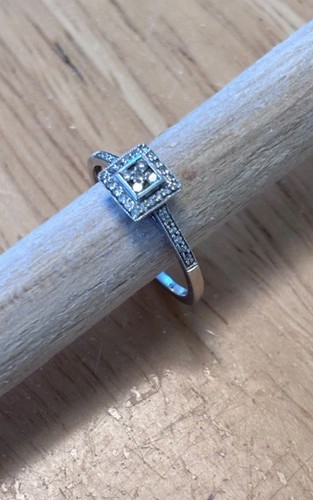9ct white gold diamond cluster - 9ct,