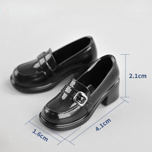 Student hollow shoes - student, scale