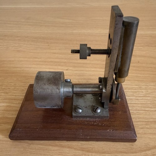 Cylinder oscillating engine - oscillating,