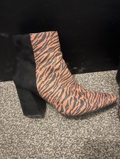 Leopard Print Woman’s Ankle