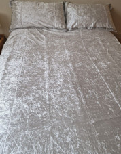 STAR Julien Macdonald Valerie