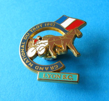 1992 Grand National Du Trot, Sulky Harness Horse Racing Badge. Lyon S.C. VGC