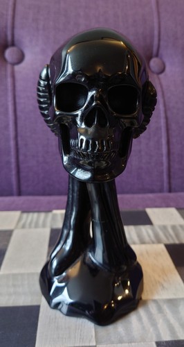 Unusual large hand - 8",