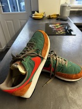 V RARE NIKE WAFFLE TRAINER 2