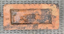 Coupe Vintage House Brick