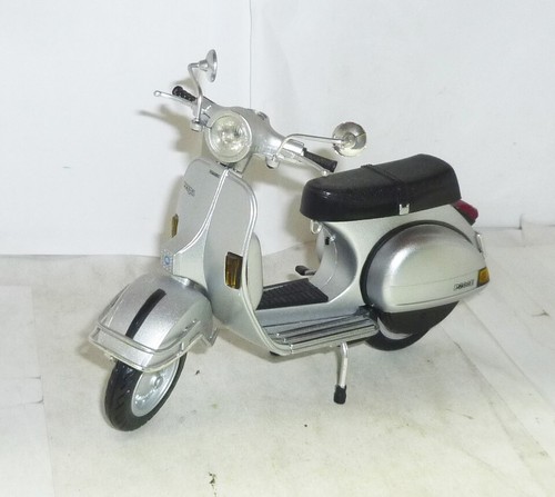 Scooter model piaggio vespa - scooter,