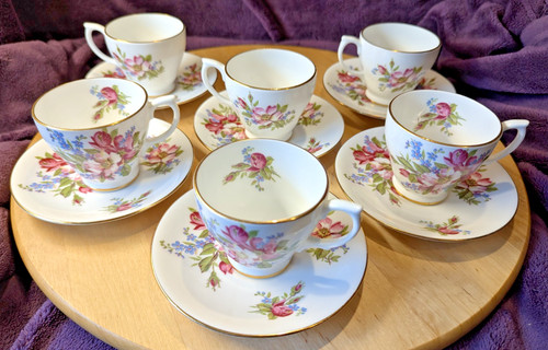 Very pretty set vintage - pretty,
