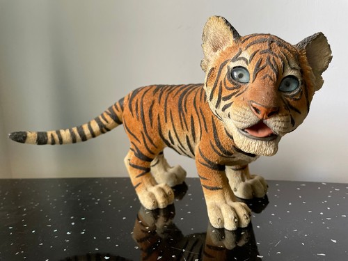 Country artists resin tiger - country,