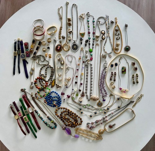 Mixed lot fine costume - lot,