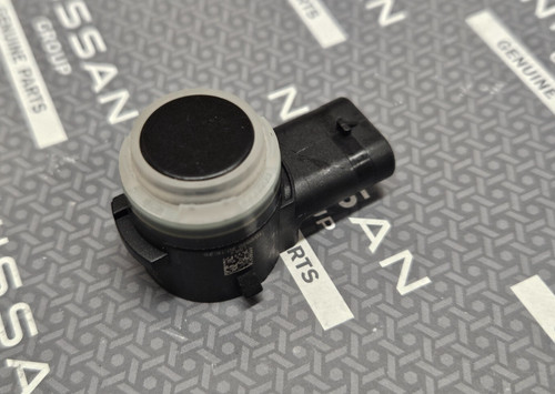 New genuine nissan qashqai j12 - genuine,