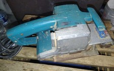 Heavy-Duty Makita 9401 Corded