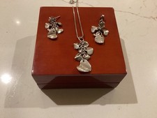 Hot Diamonds set ..pendant & earrings with diamonds with hearts ..