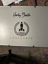 Harley Benton Spaceship Power 80 With Flight Case Hard Case Inc. Power Cables