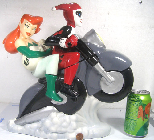 Harley quinn poison ivy on - quinn,
