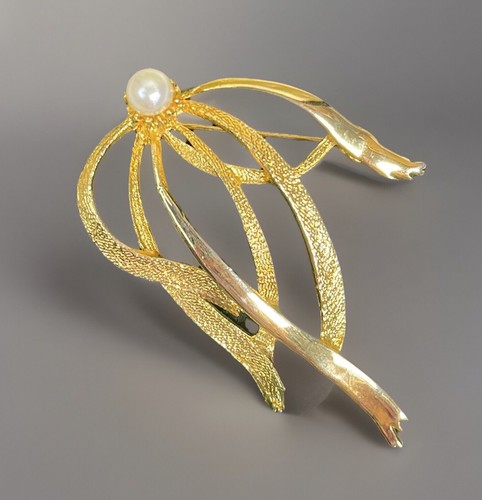 Vintage hollywood brooch faux - brooch,