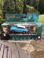 BOXED CORGI Harry Potter DIECAST MR WEASLEYS FORD ANGLIA WITH FIGURES  