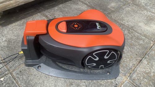 Robotic lawn mower flymo - robotic,
