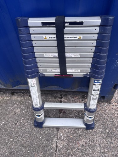 Extending telescopic ladder - extending,