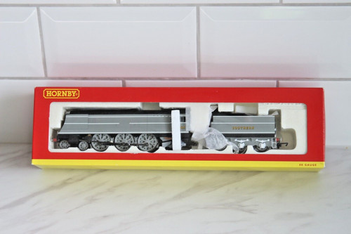 Hornby r2286 2 battle - 4-6-2,