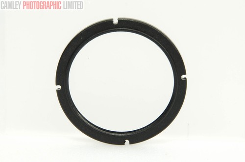 Shutter rear retaining ring