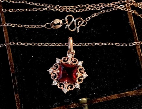 Vintage style red gemstone - vintage,