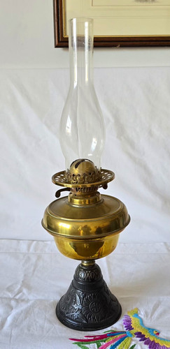 Antique oil lamp - lamp, cast