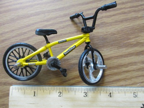 Haro official scale miniature - haro,