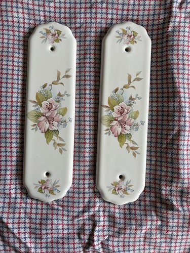 Ceramic door finger - plate, with