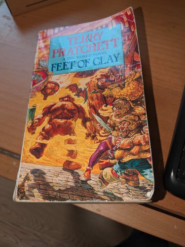 Feet clay discworld - clay,