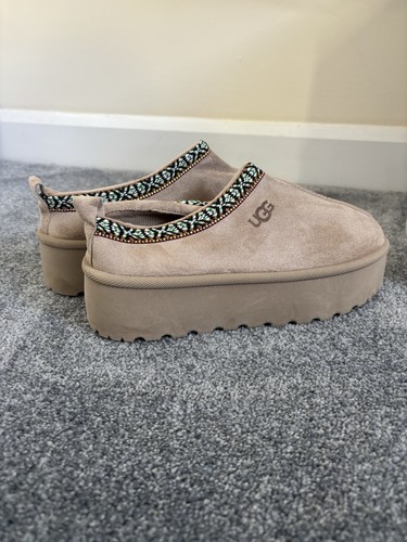 Ugg alike size slippers - ugg, 6
