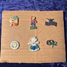 Charity pin badges enamel ￼x6 in excellent condition 