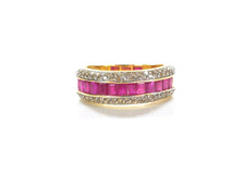 Elegant Ladies' Ring Ruby
