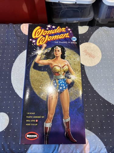 Moebius scale wonder woman - scale,