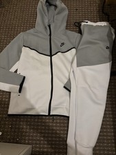 Nike tech fleece smoke grey