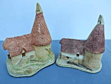 2 Oast House Miniatures by David Winter