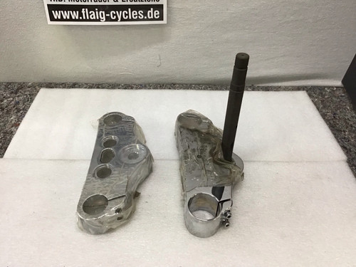Triple clamp set upside - , down