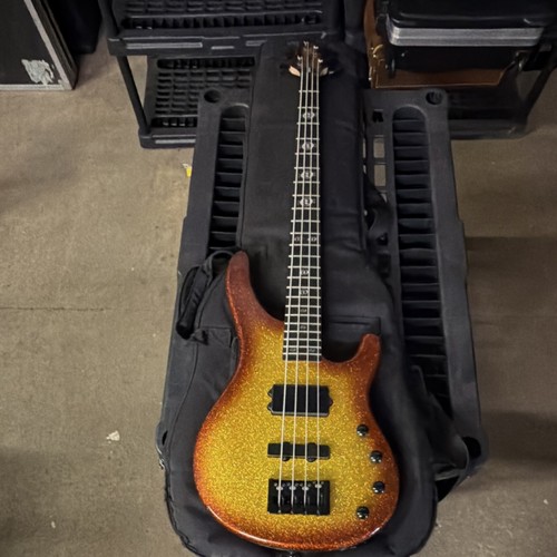 Washburn shb electric bass - washburn,