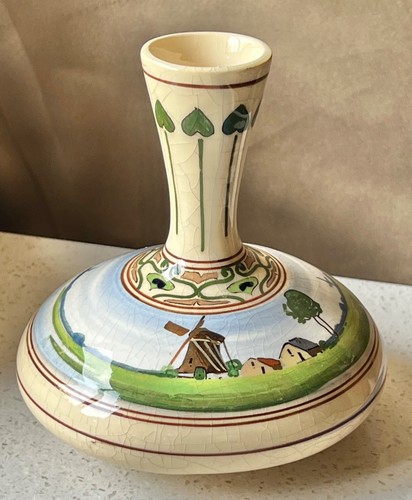 Signed gouda vase art nouveau - signed,