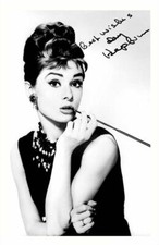 AUDREY HEPBURN - BREAKFAST AT