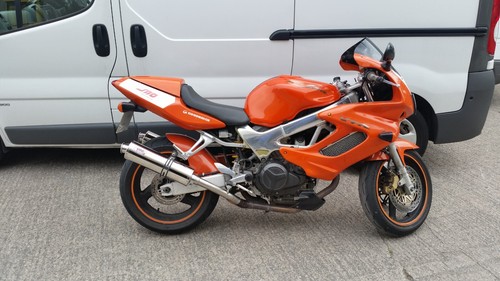 Honda vtr1000 firestorm sc36 - honda,