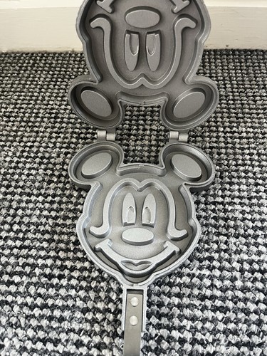 Disney mickey mouse waffle - mouse,