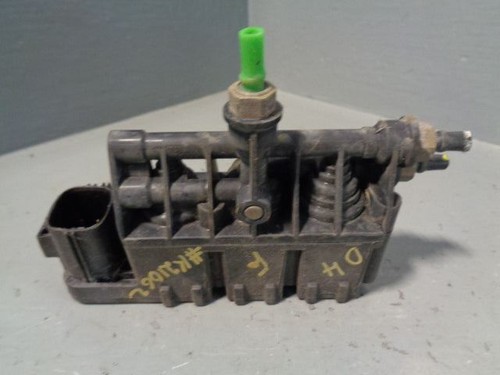 Front suspension valve block - front,